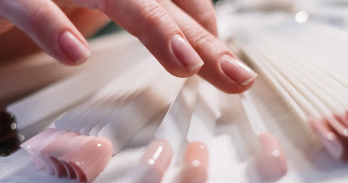 Instagram for nail techs: how to fill your schedule through DMs